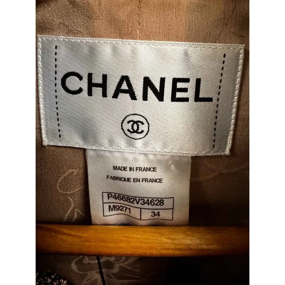 Chanel 2016 Pink Black & Silver Bouclé Wool Skirt Jacket Suit FR34